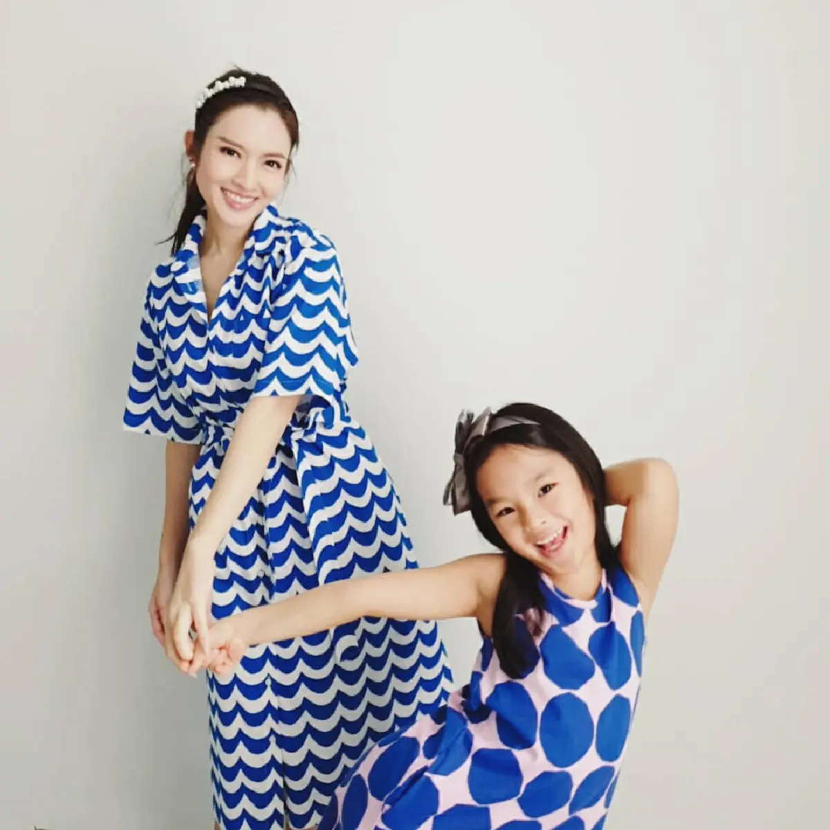 แม่ถ่ายไป..หนูโพสเอง! น้องปีใหม่ จัดเต็มทุกท่วงท่าอนาคตซูเปอร์โมเดลมาแน่