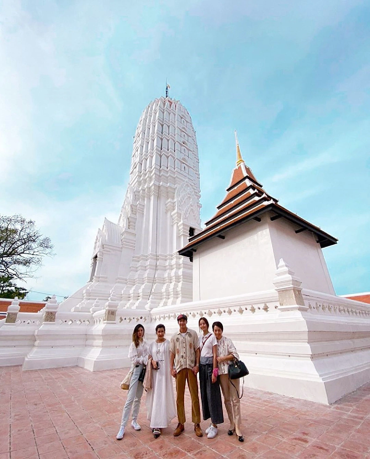 น่ารักจังคู่นี้! โตโน่-ณิชา ควงสองคุณแม่เที่ยวไหว้พระอยุธยาอบอุ่นพร้อมหน้า