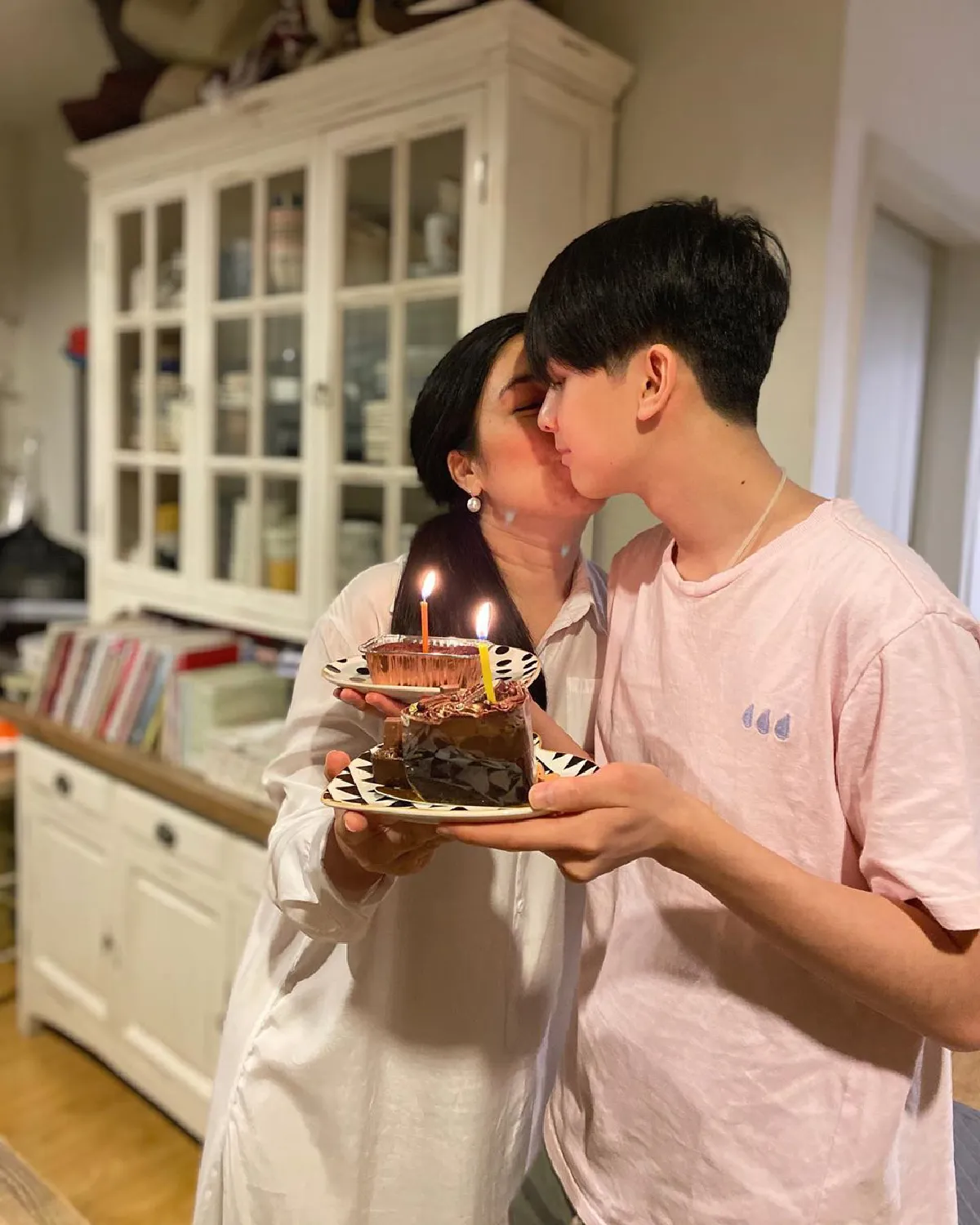 กำลังใจดีๆจากลูกชาย! น้องอชิ โผเข้ากอด โบ ชญาดา หลังเห็นคุณแม่ร้องไห้