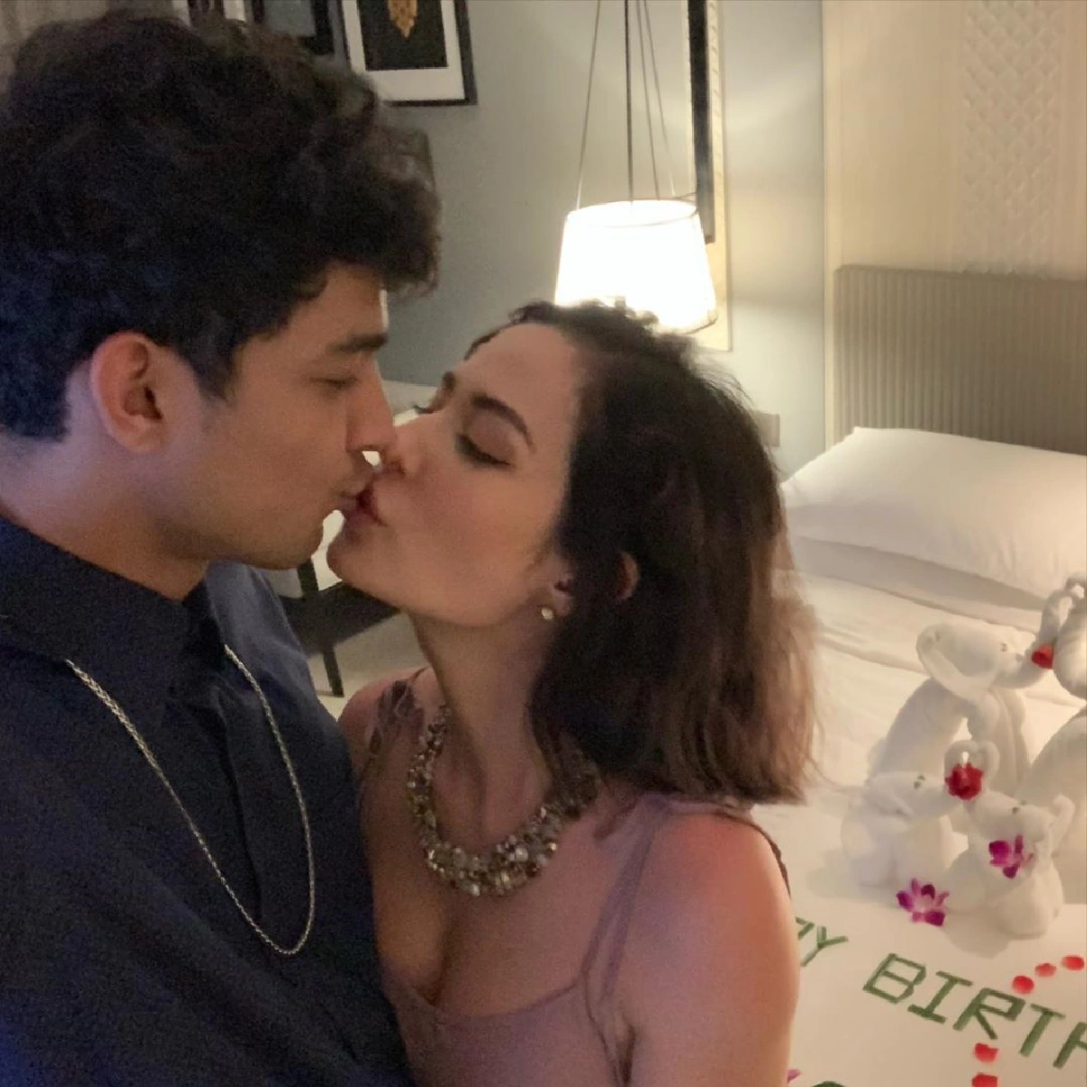 “ซูซี่ สุษิรา”จัดปาร์ตี้วันเกิดอายุ 33 อย่างอบอุ่น งานนี้อวดความหวานแบบรัวๆ 