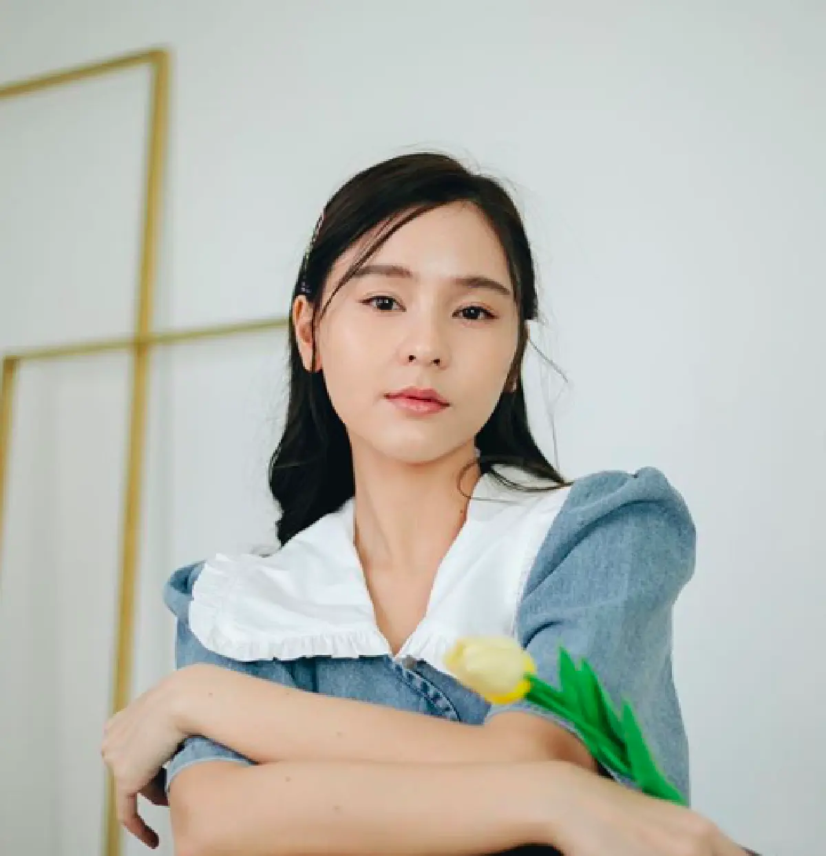 “ออม สุชาร์” ขอเฝ้าไข้ “แอมป์ พิธาน” ดูแลดีใกล้ชิดติดขอบเตียงคนไข้ ไม่ห่างไปไหน 