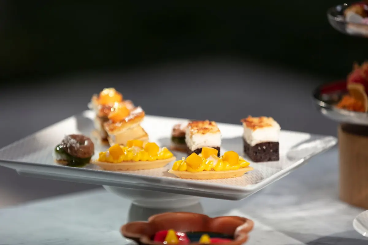 ชวนแม่เพลิดเพลินกับชุดน้ำชายามบ่ายสไตล์ไทยในโอกาสวันแม่