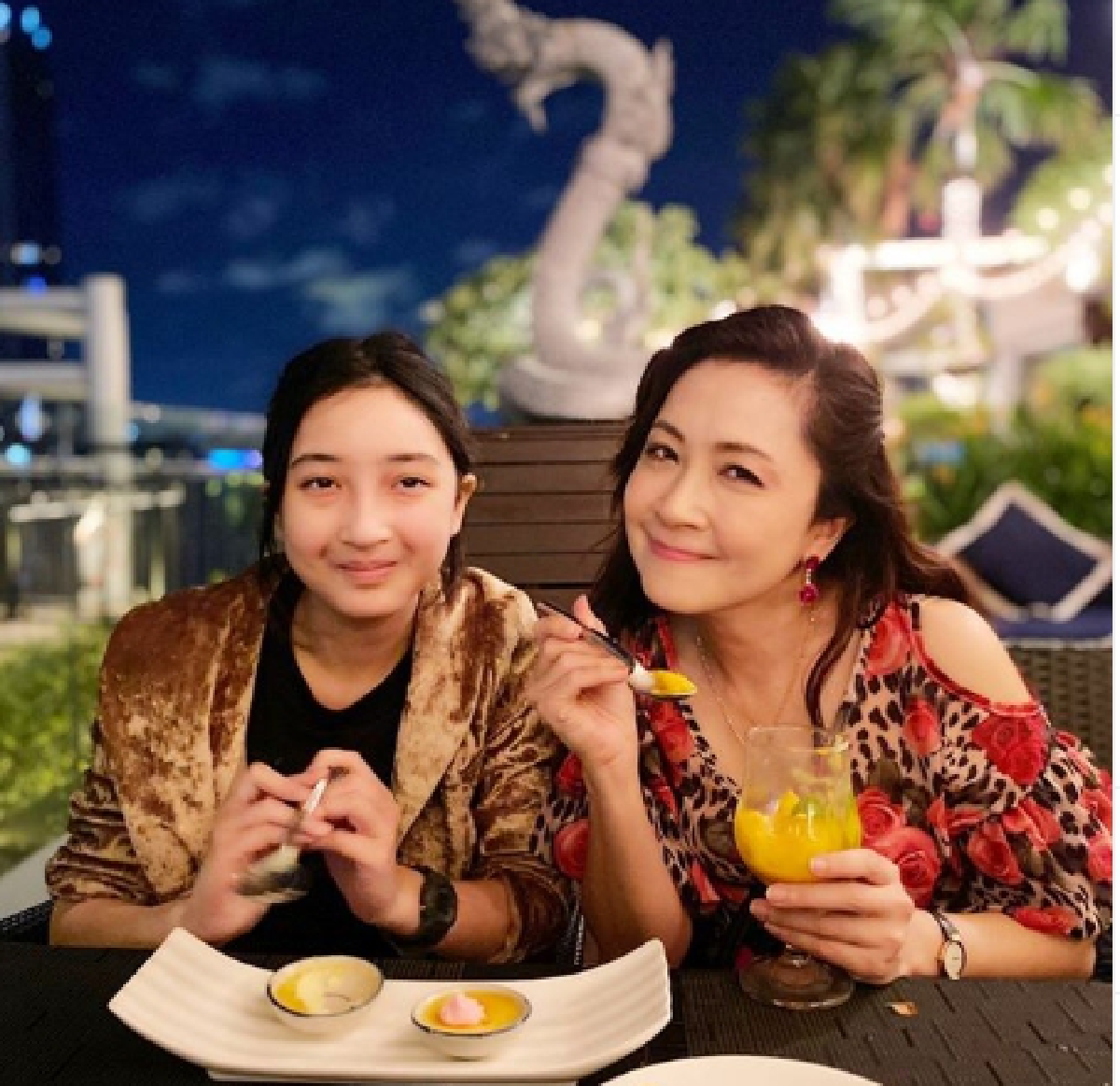 รักเราไม่เก่าเลย! กวาง กมลชนก-น็อต นุติ ควงคู่ฉลองครบรอบแต่งงาน 20 ปี