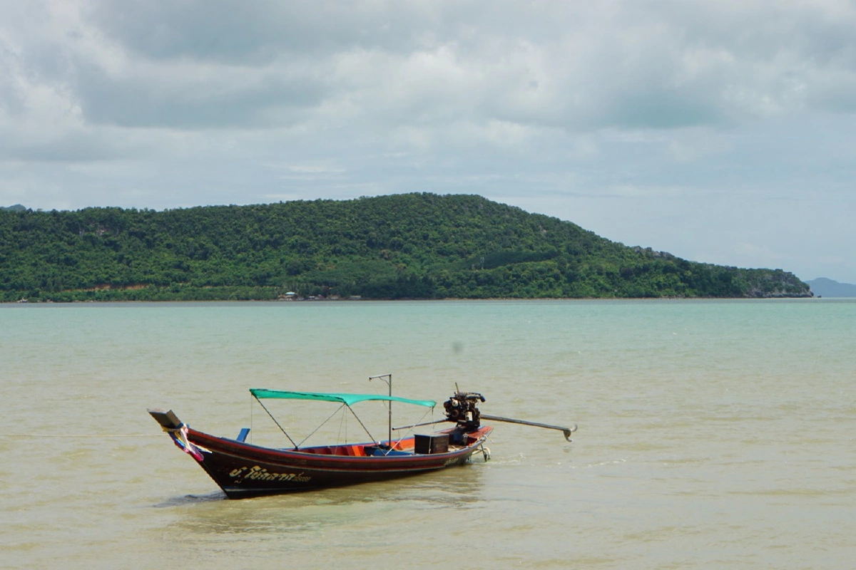 "อ.ขนอม"ถอดบทเรียนเรือนำเที่ยวดูโลมาล่มเสียชีวิต2ศพ
