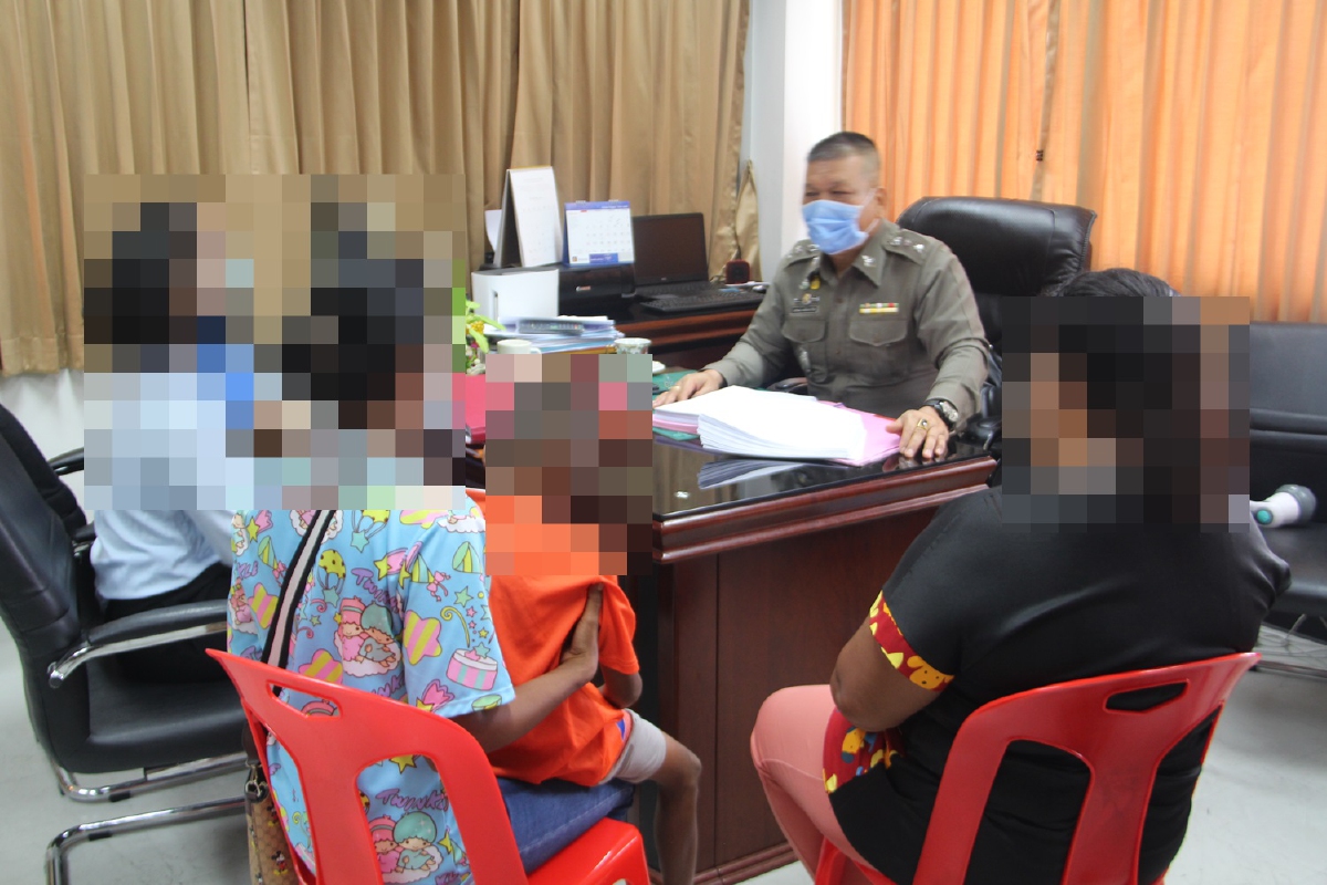 ตำรวจบ้านโป่งเรียกครูผู้ปกครองหารือป.1ถูกเฆี่ยนจนไข้ขึ้น ตำรวจบ้านโป่งเรียกครูผู้ปกครองหารือป.1ถูกเฆี่ยนจนไข้ขึ้น