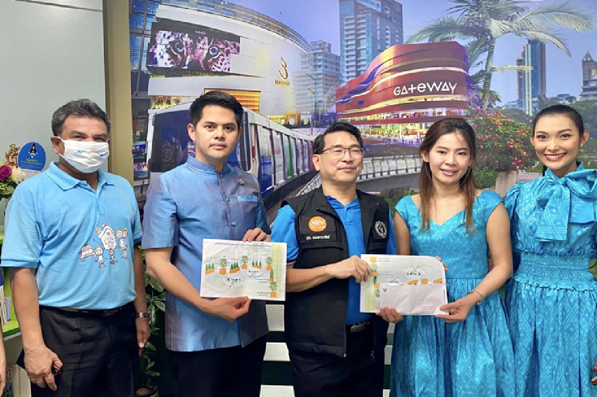 “ที่ปรึกษากมธ.ปปง. สภาฯ”ลุยปรับสวนหย่อมชุมชนคลองเตย หวังเยาวชนห่างไกลยาเสพติด “ที่ปรึกษากมธ.ปปง. สภาฯ”ลุยปรับสวนหย่อมชุมชนคลองเตย หวังเยาวชนห่างไกลยาเสพติด