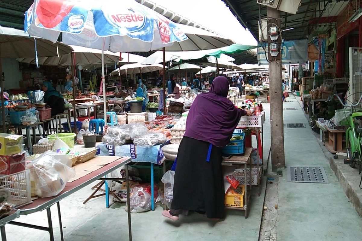 ตลาดสดเทพวิวัฒน์ส่อเค้าวุ่นผู้ค้าไม่ยอมเทศกิจขยับย้ายแผง 