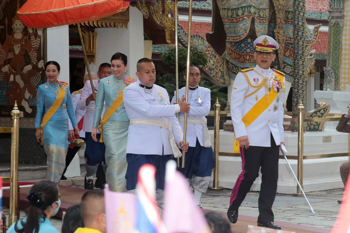 ในหลวง พระราชินี เสด็จบำเพ็ญพระราชกุศลวันเฉลิมพระชนมพรรษา พระบรมราชชนนีพันปีหลวง