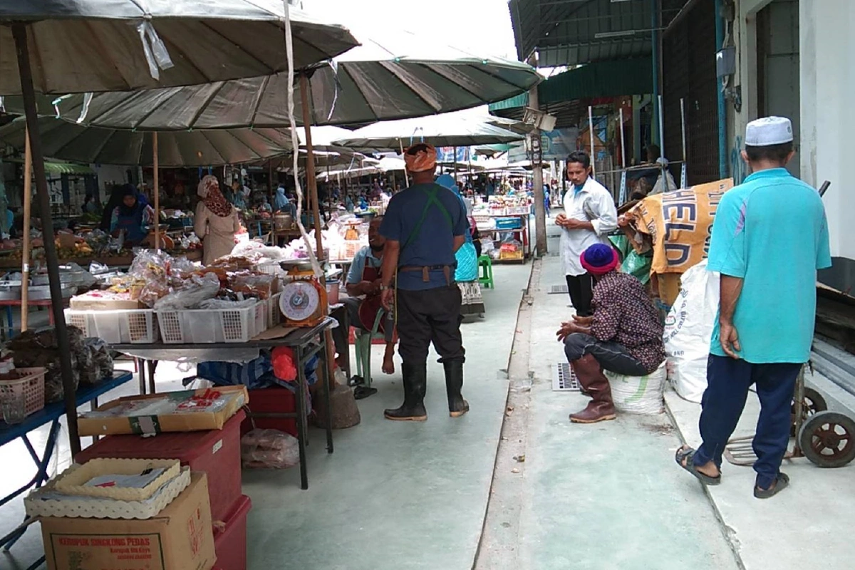 ตลาดสดเทพวิวัฒน์ส่อเค้าวุ่นผู้ค้าไม่ยอมเทศกิจขยับย้ายแผง 