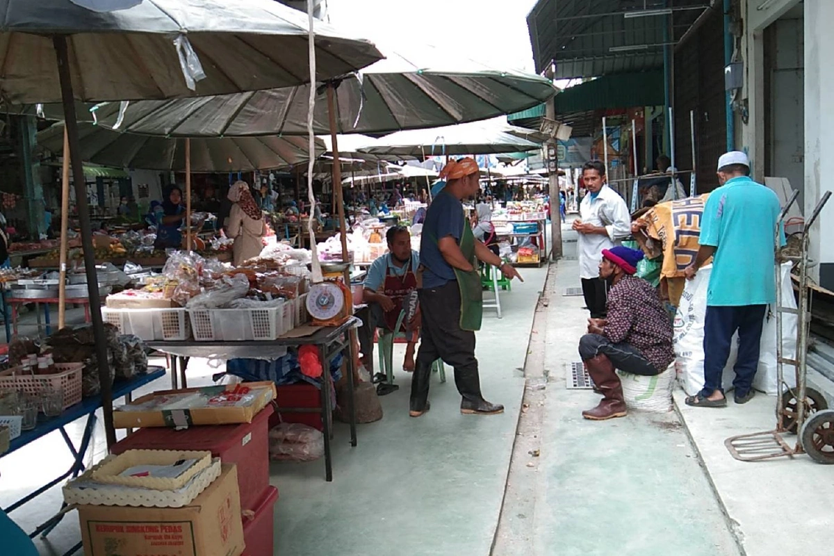 ตลาดสดเทพวิวัฒน์ส่อเค้าวุ่นผู้ค้าไม่ยอมเทศกิจขยับย้ายแผง 