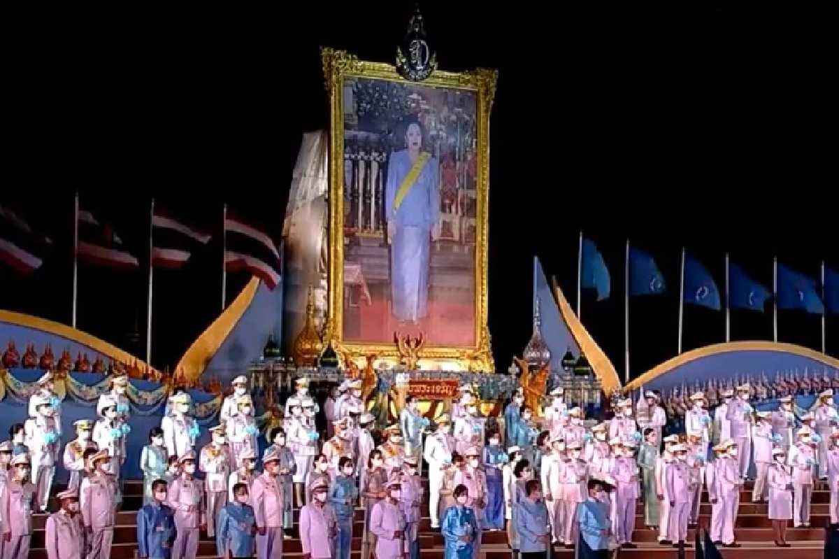 นายกฯนำจุดเทียนชัยถวายพระพรชัยมงคล วันเฉลิมพระชนมพรรษา