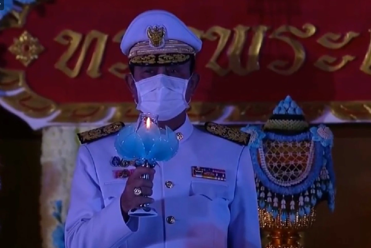 นายกฯนำจุดเทียนชัยถวายพระพรชัยมงคล วันเฉลิมพระชนมพรรษา