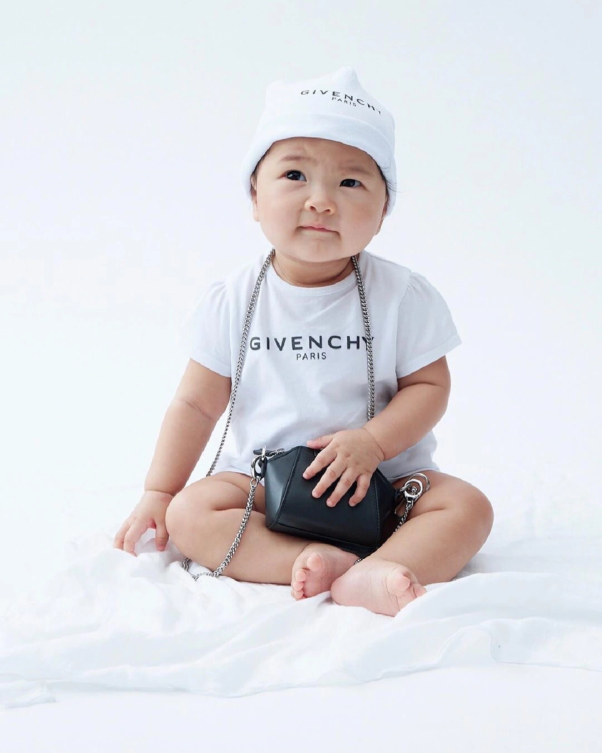 รักลูกสุดหัวใจ! เจนี่ กับโมเมนต์อบอุ่นคู่ น้องโนล่า ในวันแม่ปีแรกของเธอ