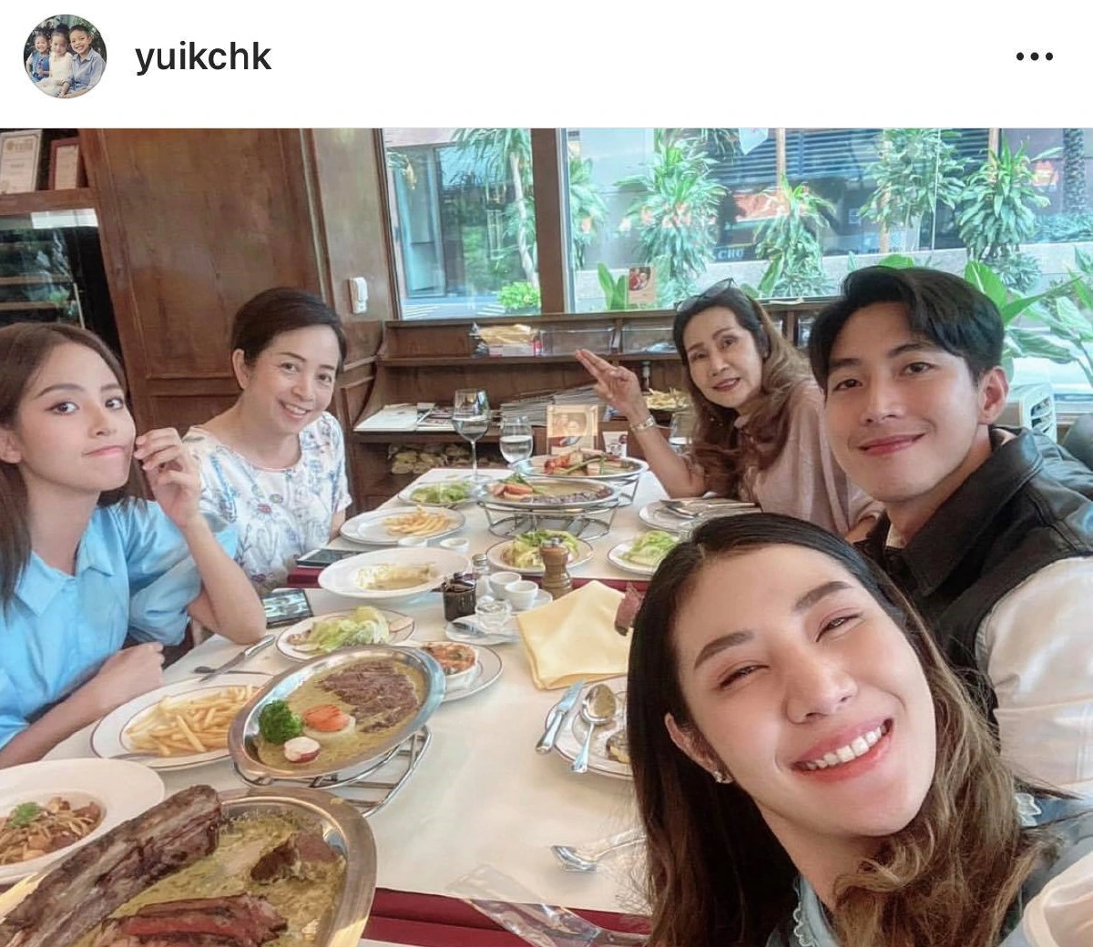 เก็บตกวันแม่สุดหวาน! 10 คู่รักซุปตาร์ควงคนรู้ใจไปกราบคุณแม่