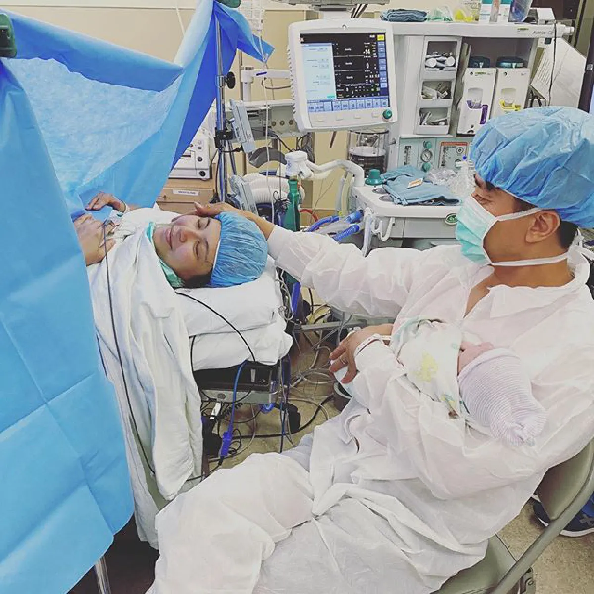 เจนนิเฟอร์ โปลิตานนท์ ส่งภาพอัปเดตจากห้องคลอด หลังให้กำเนิดลูกสาวคนที่สาม