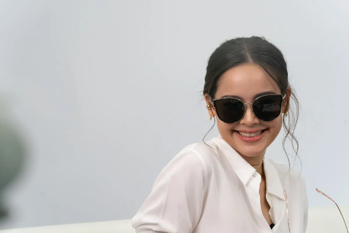 How to เลือกแว่นอย่างไรให้สวยได้ดุจญาญ่า