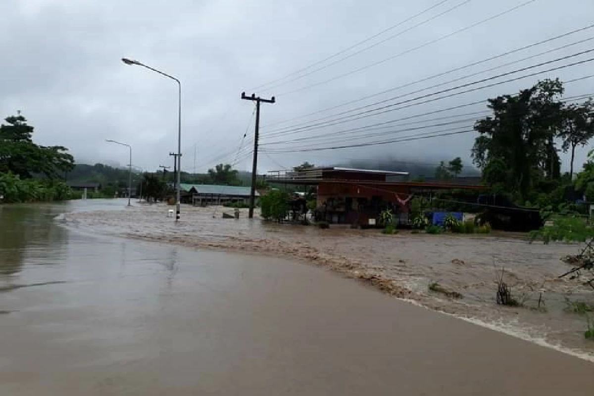 อุดรธานีเจอฝนถล่มน้ำป่าหลากท่วมอ.นายูง เสียหายหลายหมู่บ้าน