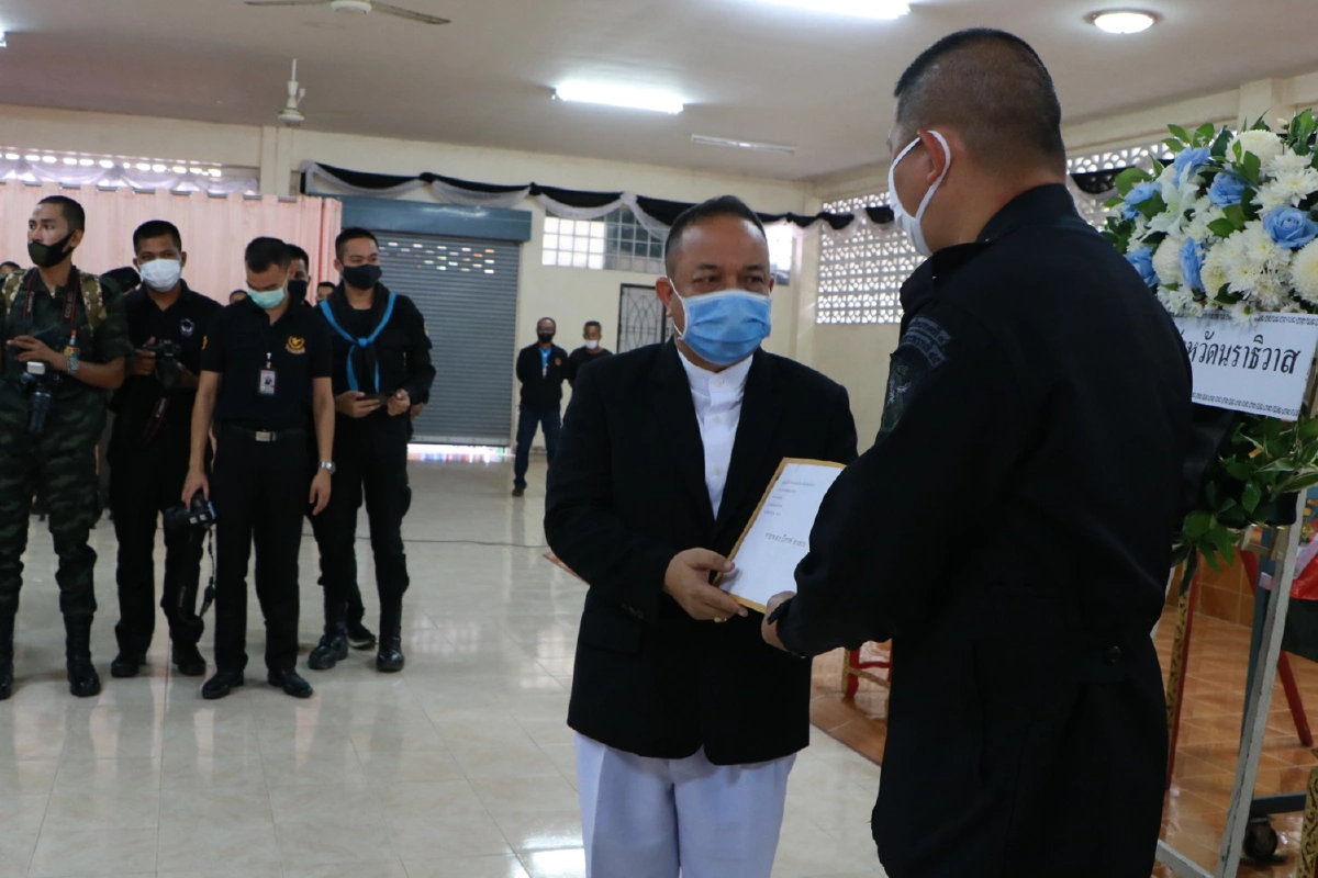 สมเกียรติ!พิธีรดน้ำศพ"ส.ต.บึงกาฬ"เสียชีวิตถูกคนร้ายลอบบึ้ม