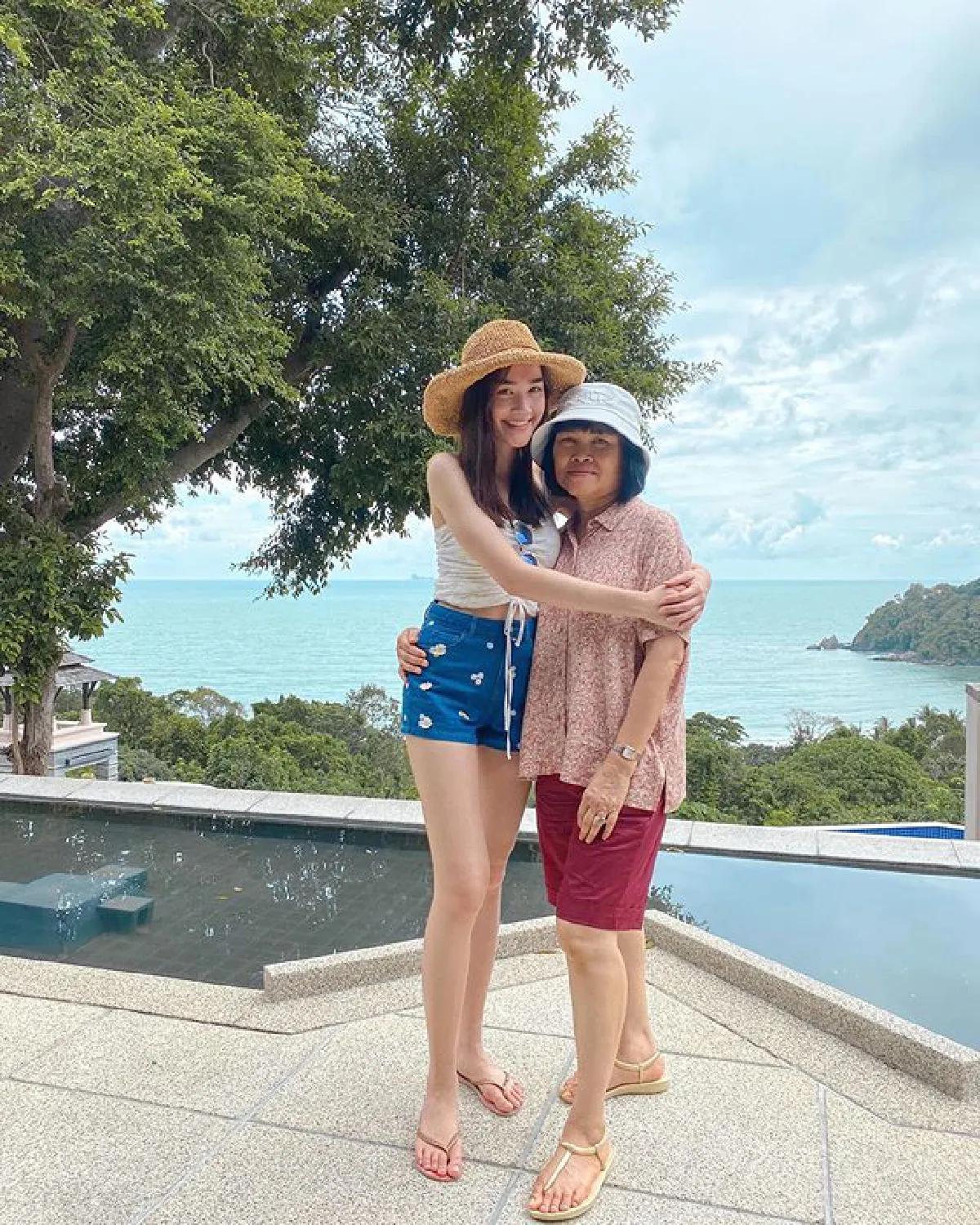 เดียร์น่า ฟลีโป อวดหุ่นสวยเซ็กซี่ผิวขาวออร่า เที่ยวทะเลเกาะลันตา