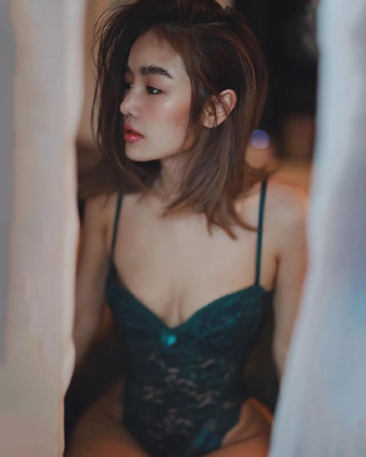 "กระแต อาร์สยาม" แซ่บหนักในชุดบอดี้สูทลูกไม้อวดก้นงอนกระชับ ไม่วายเจอข้อความคุกคามหลังไมค์