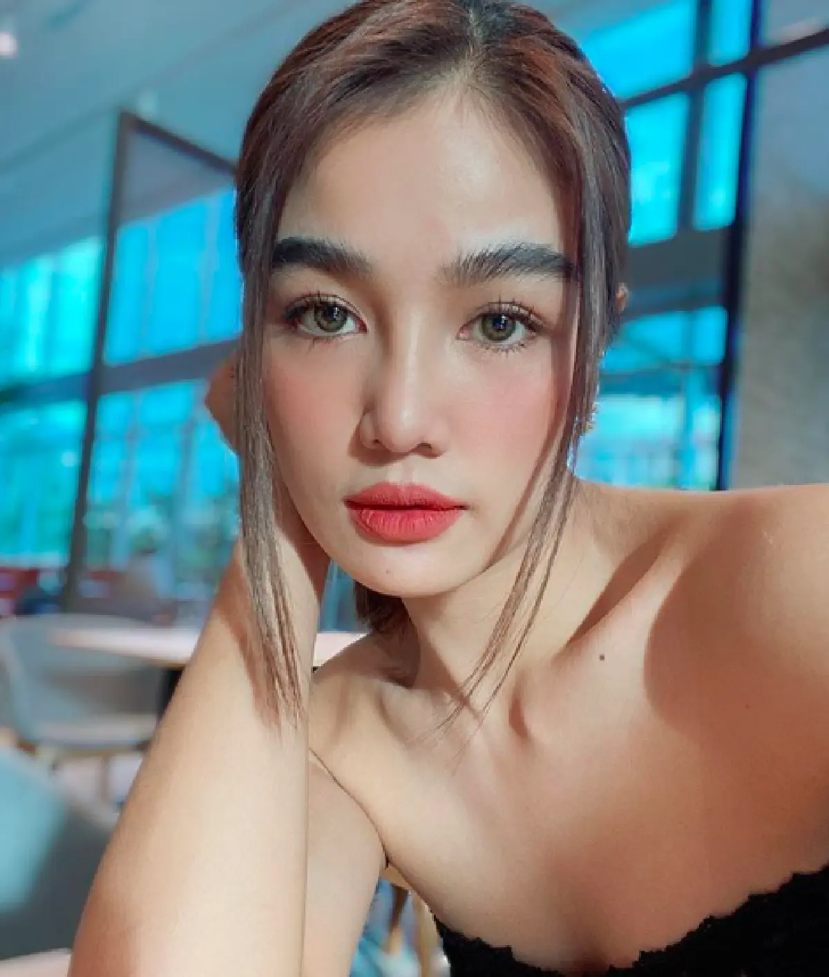 "กระแต อาร์สยาม" แซ่บหนักในชุดบอดี้สูทลูกไม้อวดก้นงอนกระชับ ไม่วายเจอข้อความคุกคามหลังไมค์