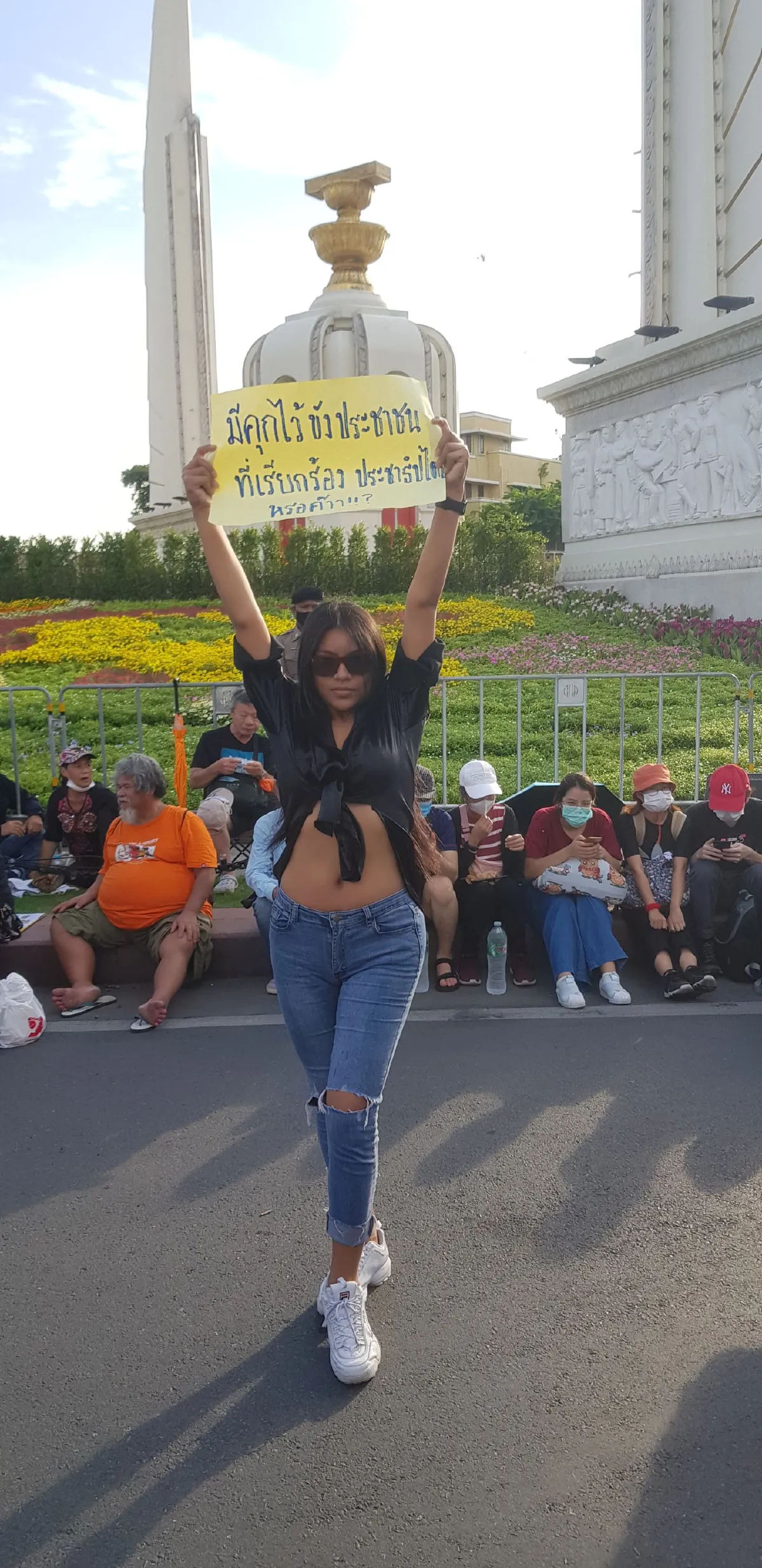 เปิดรายงานลับตร.ไม่พบป้ายหมิ่นสถาบันเวทีกลุ่มเยาวชนปลดแอก