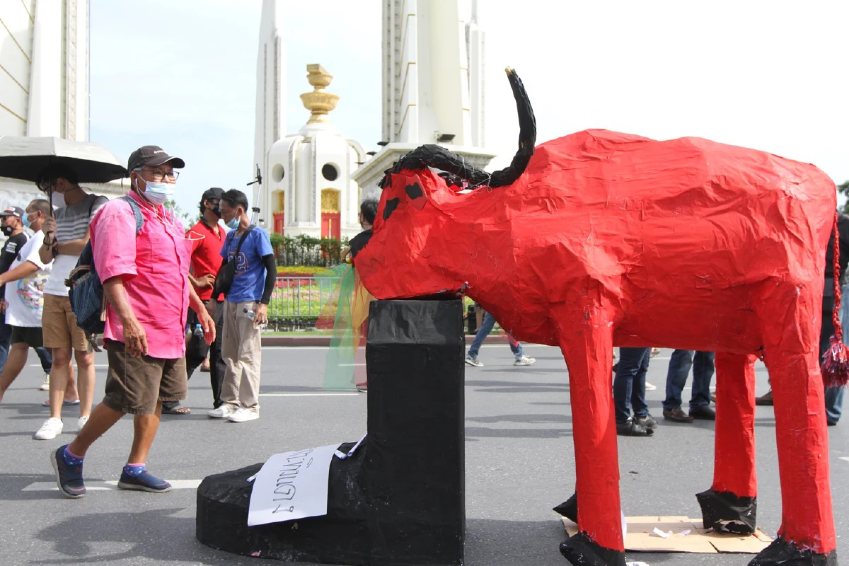 เปิดรายงานลับตร.ไม่พบป้ายหมิ่นสถาบันเวทีกลุ่มเยาวชนปลดแอก