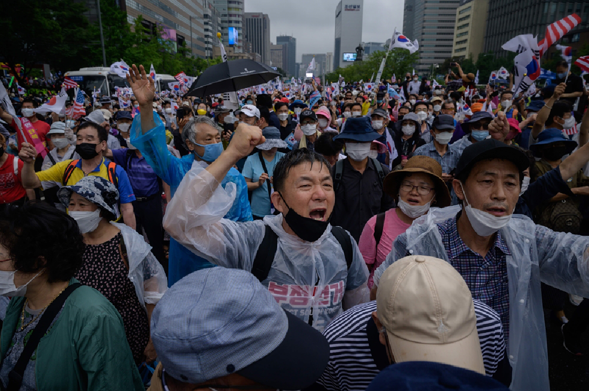 เกาหลีนับหมื่นไม่สนโรคแห่ประท้วงไล่ประธานาธิบดี