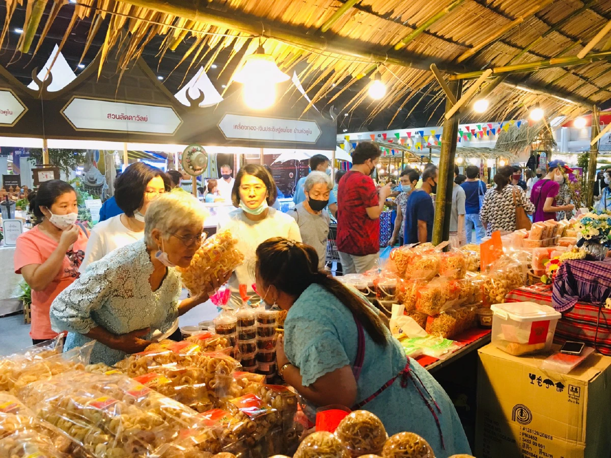 พช.ชวนช้อปงานโอทอปศิลปาชีพฯวันสุดท้ายยอดขายทะลุ 400 ล้านแล้ว