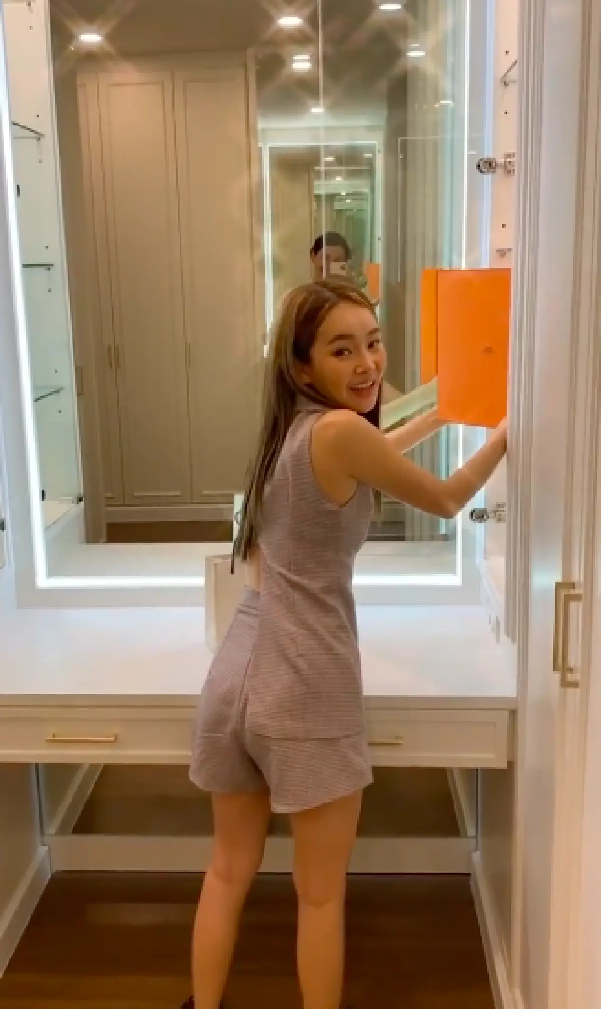 “ปุ้มปุ้ย” ดีใจหนักมาก! "กวินท์“ เซอร์ไพรส์วันเกิดล่วงหน้าด้วยกระเป๋าแบรนด์เนมสุดหรู 