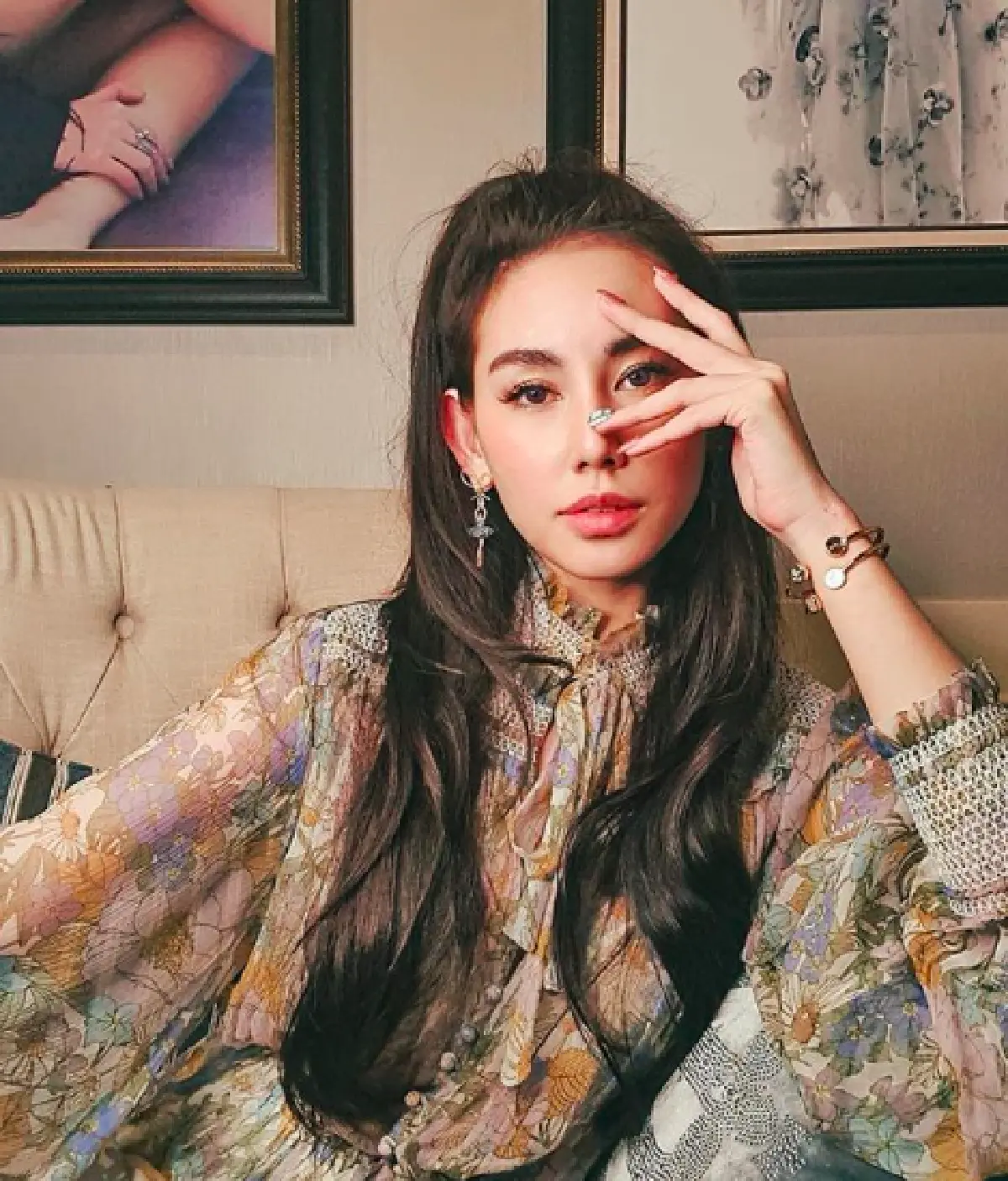 "ดาว พิมพ์ทอง" แซ่บขึ้นทุกวัน! อวดหุ่นเป๊ะสุดเซ็กซี่ในชุดบิกินี่สีดำเที่ยวทะเล