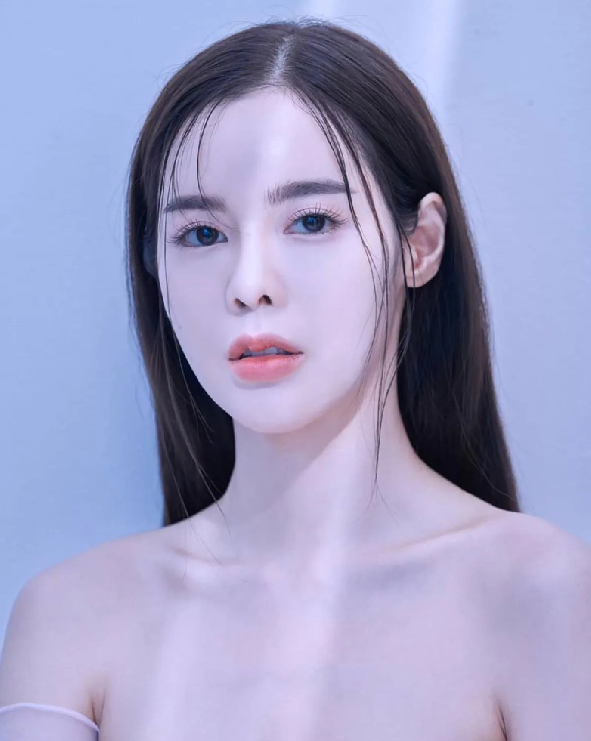 “ไอซ์ ปรีชญา” กับเมคอัพลุคแบบเบาๆ ที่สวยสง่ามาก ทำเอาแทบละสายตาไม่ไ่ด้