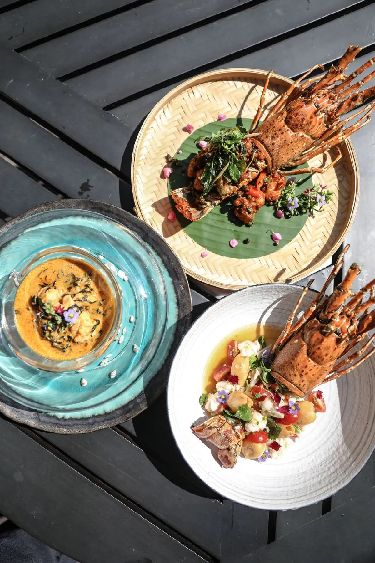 เนรมิตเมนูกุ้งมังกรผสานวัตถุดิบและสมุนไพรไทย