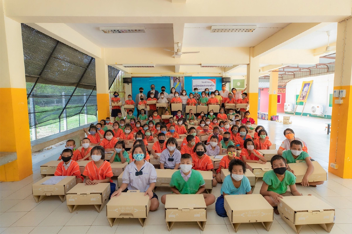 เอสซีจี แพคเกจจิ้ง ร่วมกับ มูลนิธิศุภนิมิตแห่งประเทศไทย สร้างสรรค์ “โต๊ะกระดาษ 3 in 1” ส่งมอบโอกาส สานต่อความยั่งยืน ให้เยาวชนไทย