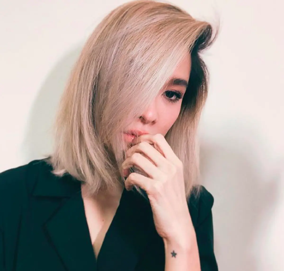 “เจี๊ยบ จิตดี” กับลุคแซ่บทำผมสั้น-สีผมเจ็บ ปากแดง เห็นแล้วจำแทบไม่ได้