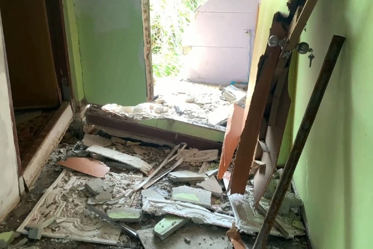 พื้นที่อันตราย! บ้านทรุด20คูหา วิศวกรรมสถานฯเร่งหาสาเหตุ