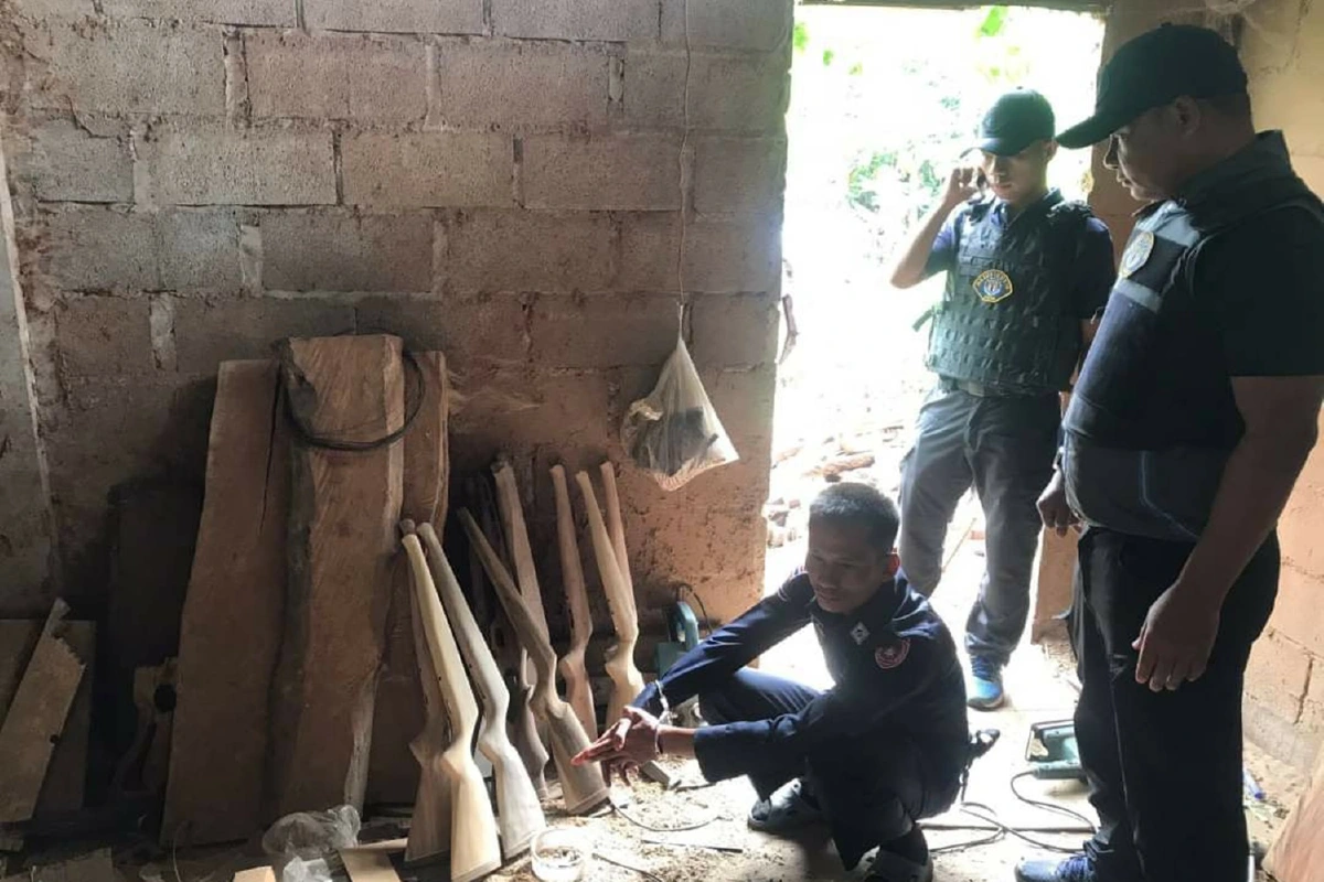 ป.ทลายแหล่งเครือข่ายปืนเถื่อนลอบขายผ่านออนไลน์