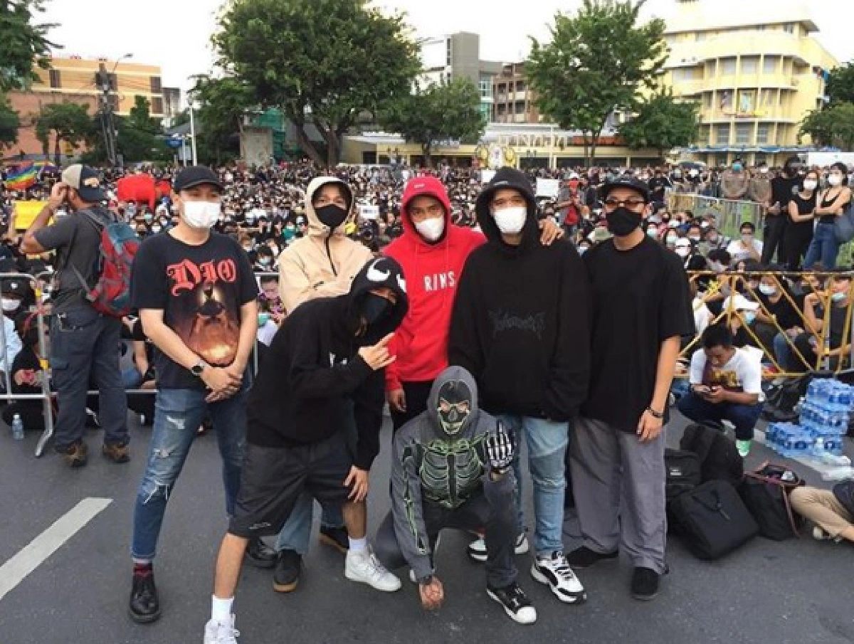 แม็กซ์ เจนมานะ ไม่ทนทวีตด่าตำรวจ..ตั้งใจเลือกเวลาจับแร็พเปอร์ตอนอยู่กับลูก 