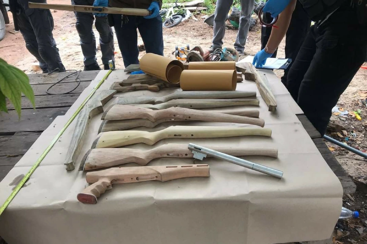 ป.ทลายแหล่งเครือข่ายปืนเถื่อนลอบขายผ่านออนไลน์