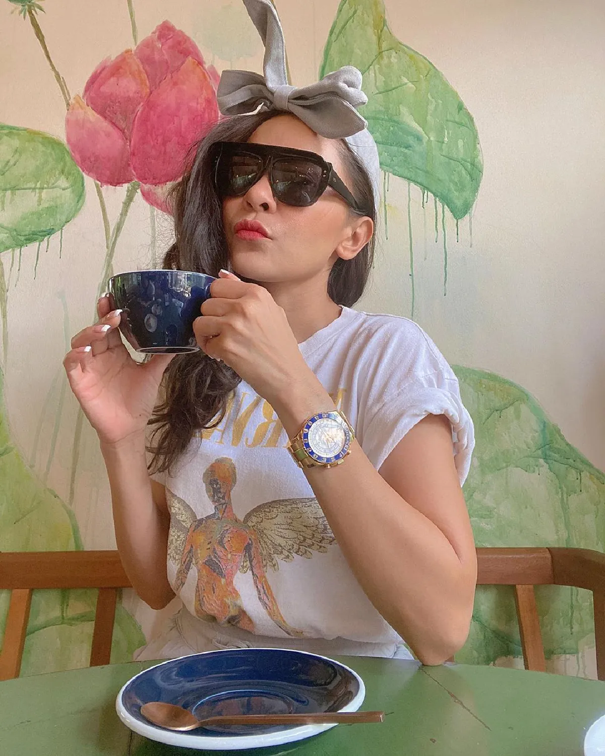 เป็กกี้ ศรีธัญญา สู้ชีวิตจนได้ดี! ขับรถหรูใช้ของแบรนด์เนมทั้งตัว