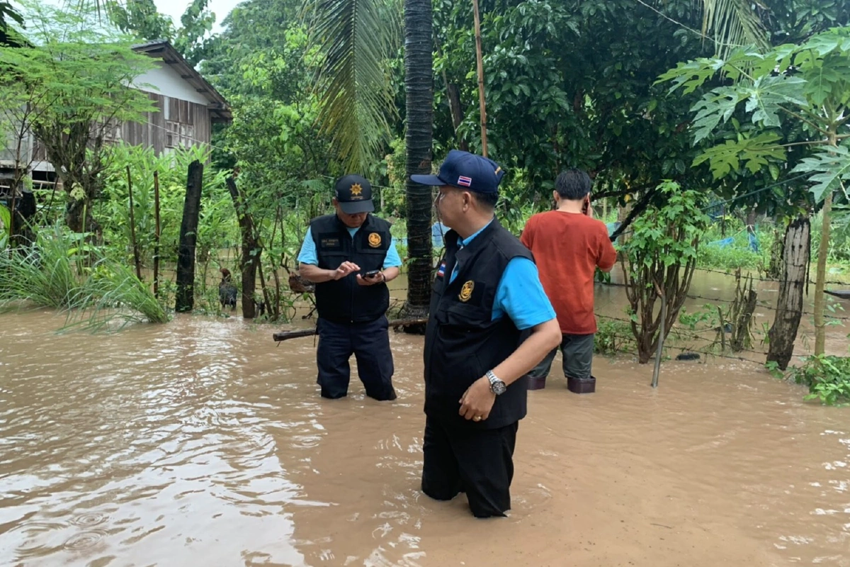 พะเยารับผลกระทบพายุฮีโกสชาวบ้านอพยพขนสิ่งของขึ้นที่สูง