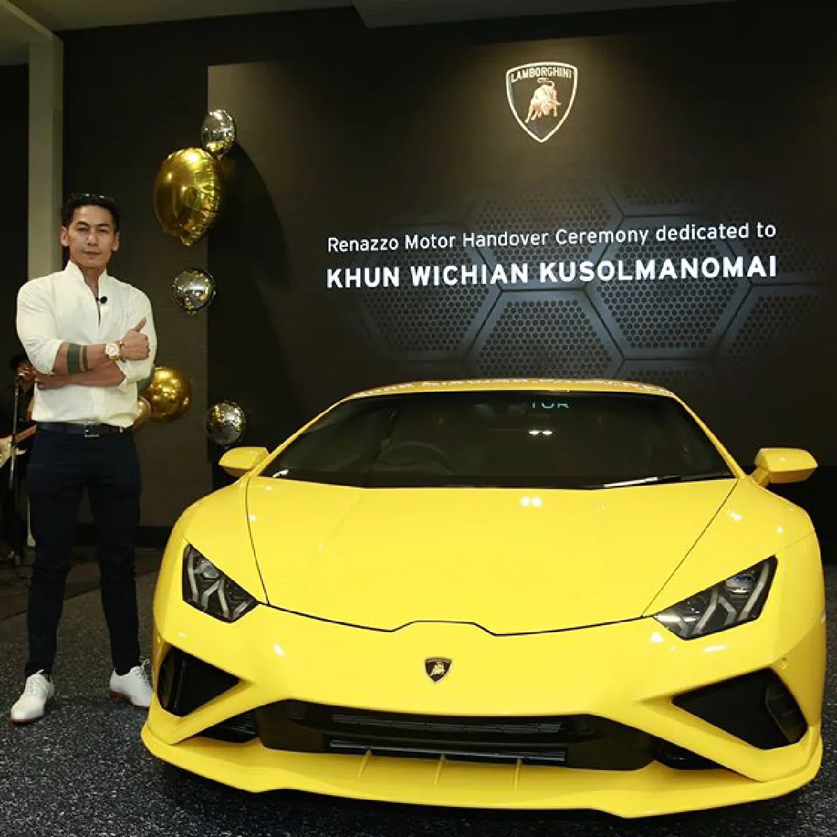 รวยจริงอะไรจริง! ดีเจเพชรจ้า ถอย Lamborghini คันใหม่ พร้อมคันจิ๋วให้น้องไทก้า