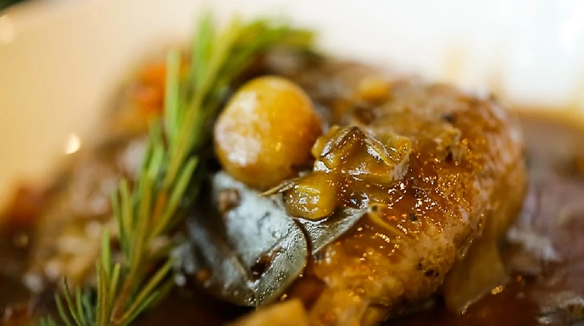 “เราต้องยอมเจ็บ เพื่อไม่เจ็บต่อ” ก้าวที่กล้าของ ‘หม่อมถนัดแดก’