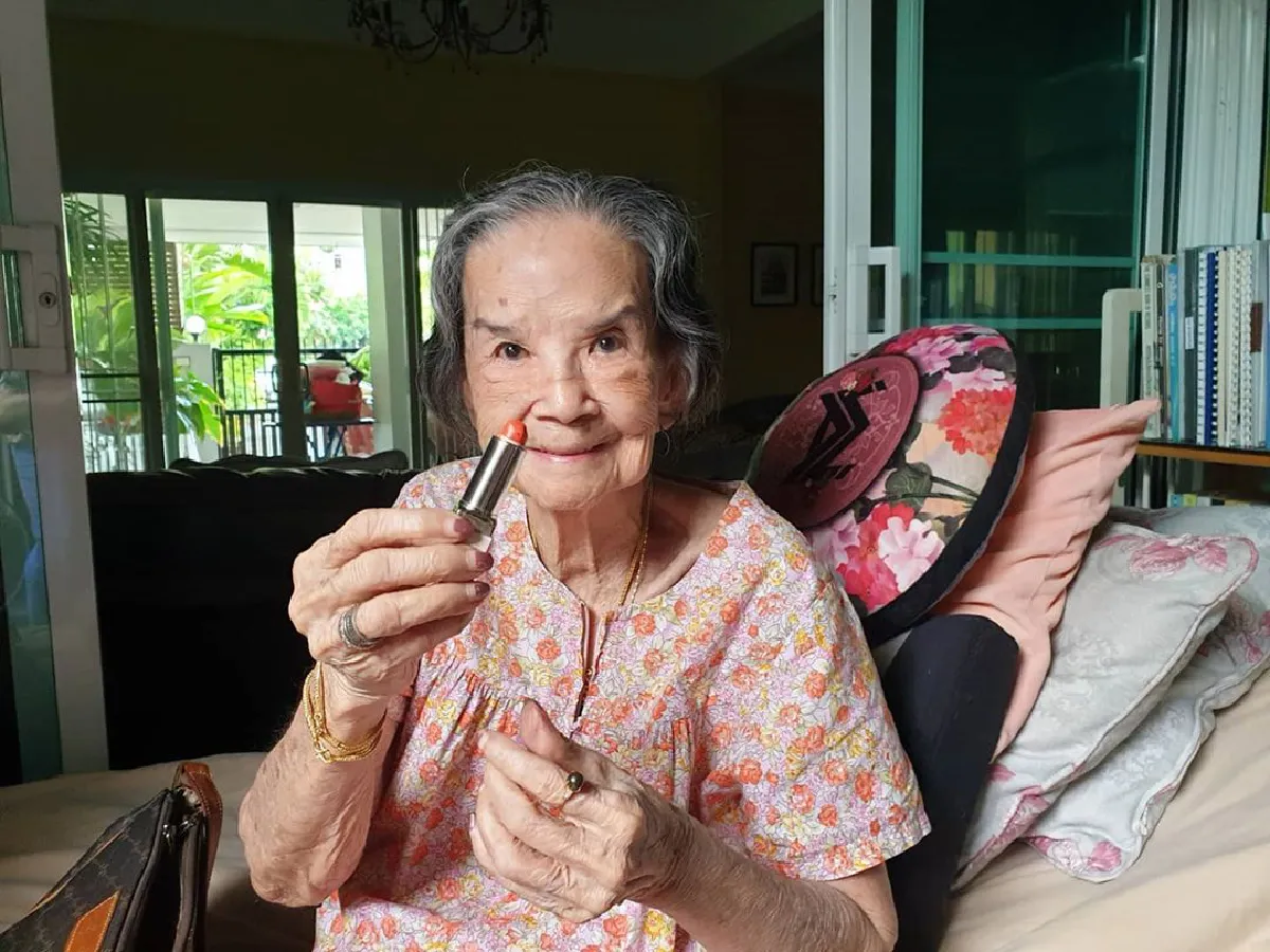 คุณยายมารศรี อาการดีขึ้นแล้ว! หลังล้มหัวฟาดมีเลือดซึมในสมอง 