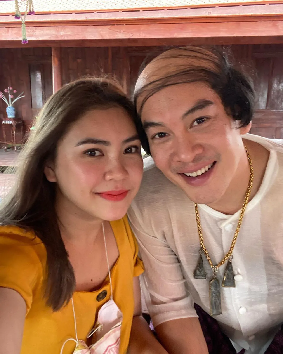 "แอน ภัททิรา” โชว์ภาพหวานซบพุง “ชาคริต” พร้อมประกาศเป็นเมียอีกคนของ ขุนช้าง 2020