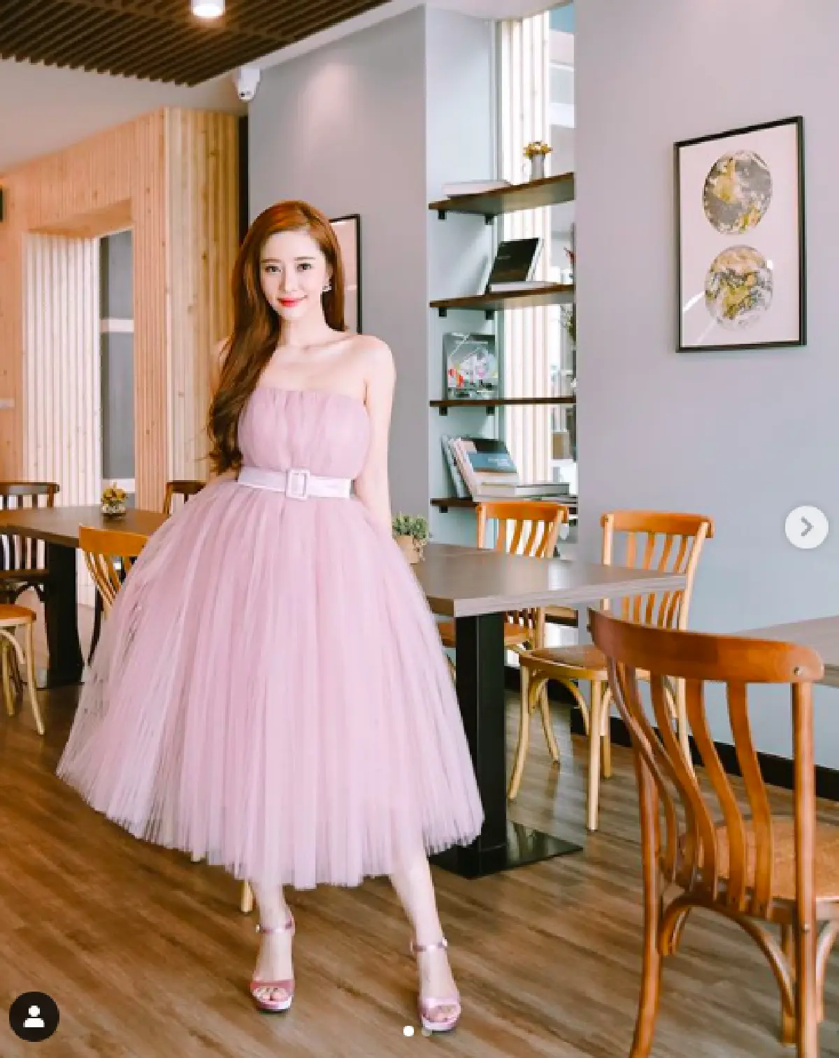 ว่าที่เจ้าสาว “แจม เนโกะจัมพ์” เผยภาพลองชุดแต่งงาน งดงามราวกับเจ้าหญิง