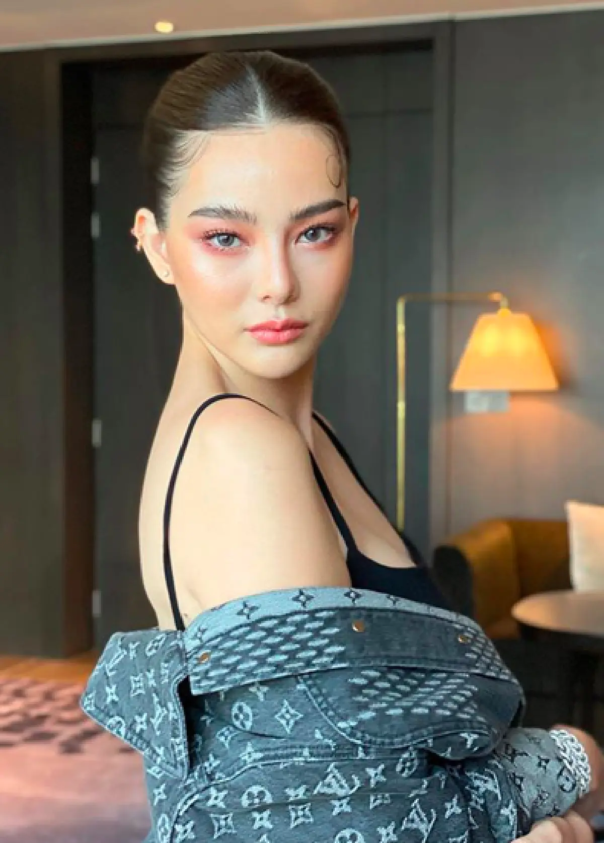 สะดุดตา สะดุดใจ! “ดิว อริสรา” แปลงโฉมเป็นน้องหมาลายจุดสุดน่ารัก 