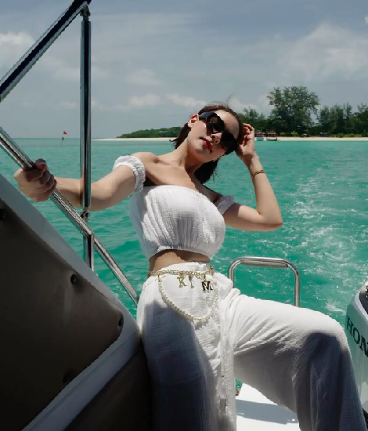 โมเมนต์ครอบครัวอบอุ่น! ”คิมเบอร์ลี่" ควง "หมาก ปริญ" เที่ยวสมุยกับที่บ้าน