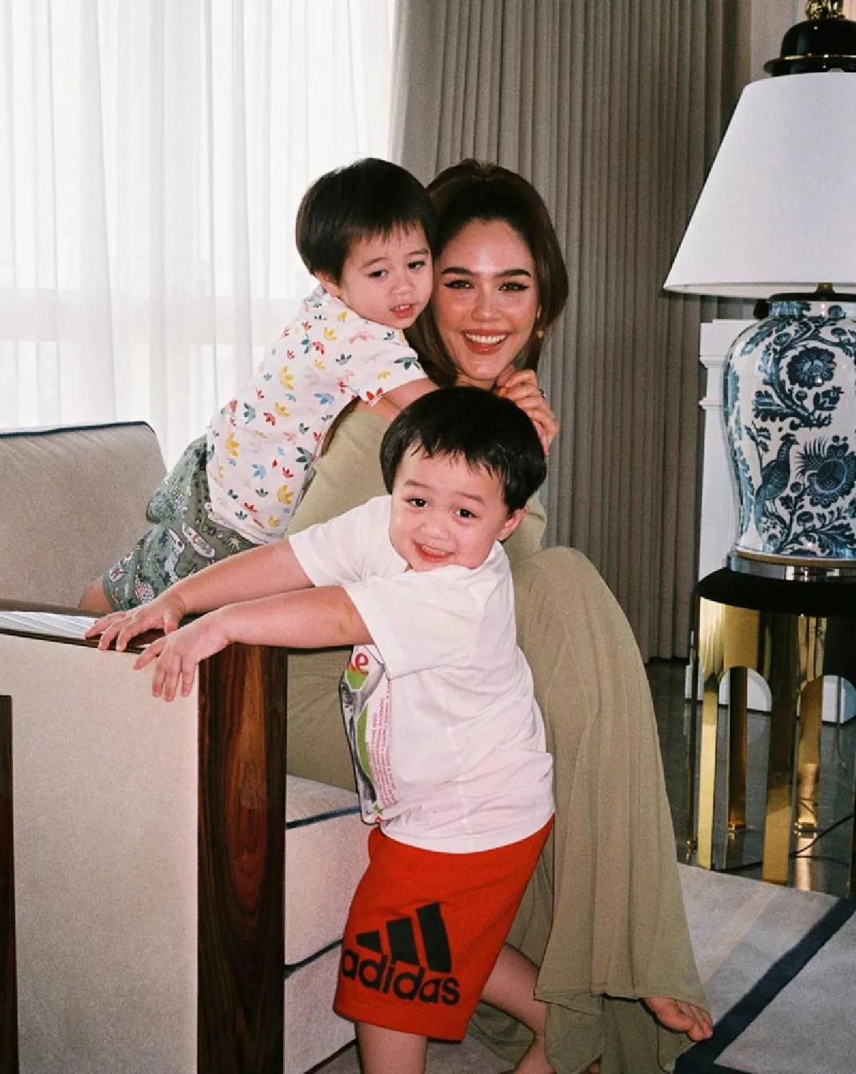 ชมพู่ อารยา โดนติง! ชอบพาลูกเข้ารายการ 3 แซ่บ แย่งแอร์ไทม์-ไม่สนใจแขกรับเชิญ