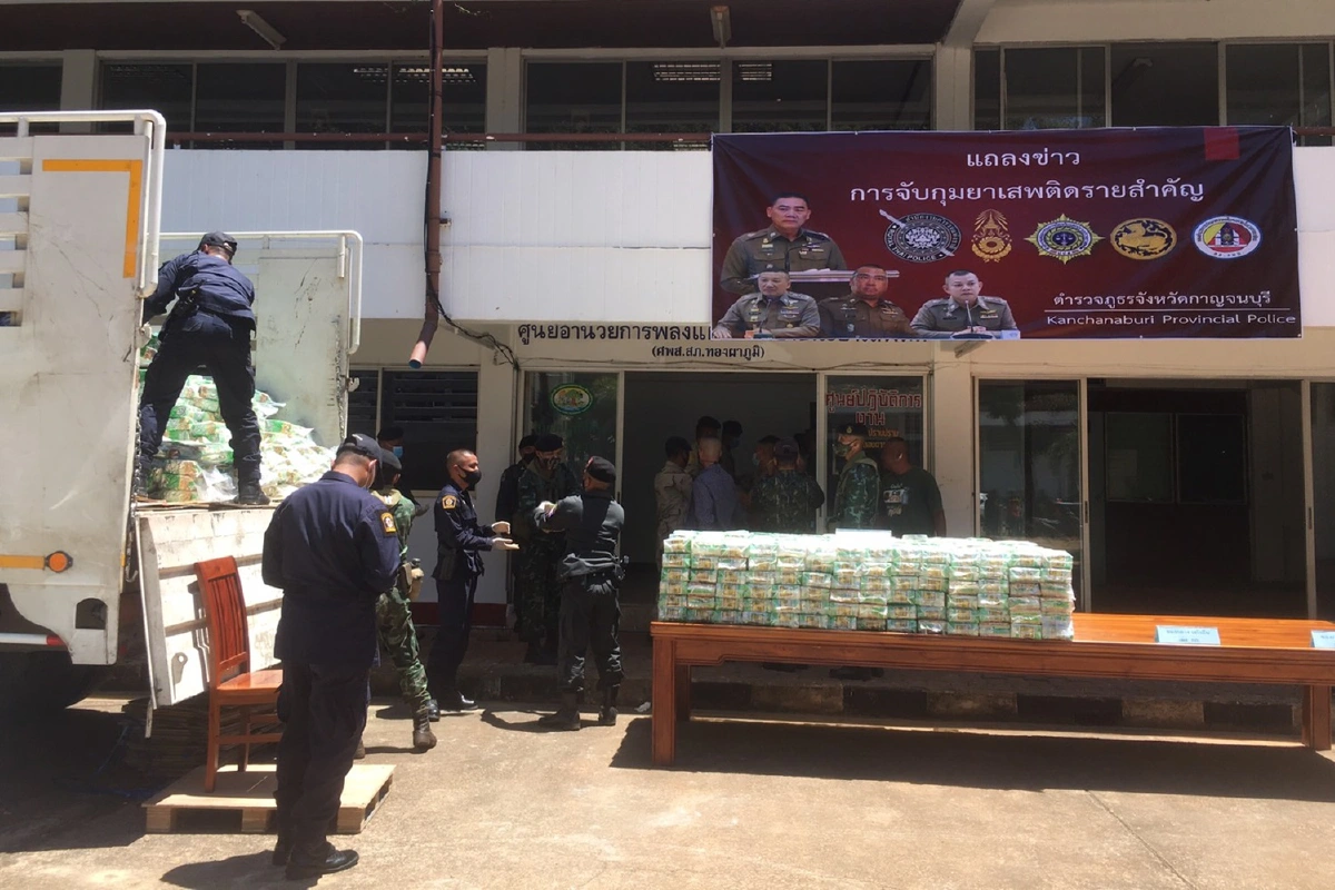 ผบ.ตร.บินด่วน! จับยาไอซ์กว่า1ตันซุกบรรทุกกึ่งพ่วงผ่านจุดตรวจทองผาภูมิ